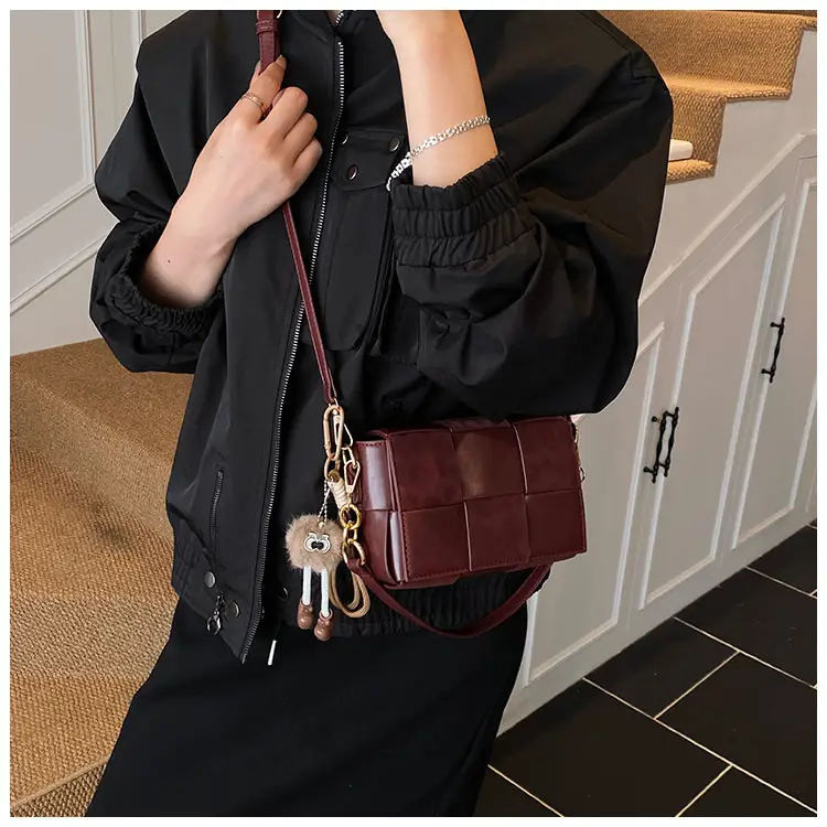Korean Version Niche Color-Blocking Woven Small Square Bag 2025 New — feature 16