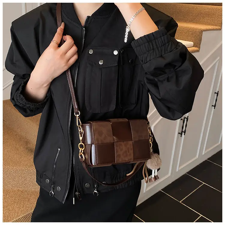 Korean Version Niche Color-Blocking Woven Small Square Bag 2025 New — feature 18