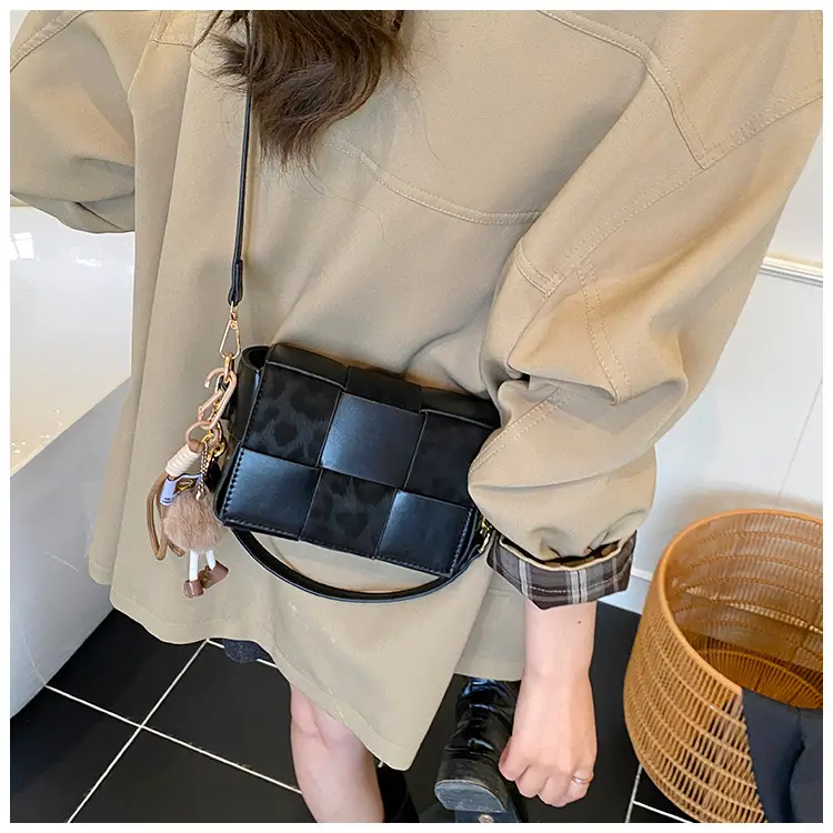 Korean Version Niche Color-Blocking Woven Small Square Bag 2025 New — feature 29
