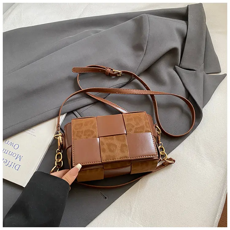 Korean Version Niche Color-Blocking Woven Small Square Bag 2025 New - Image 12