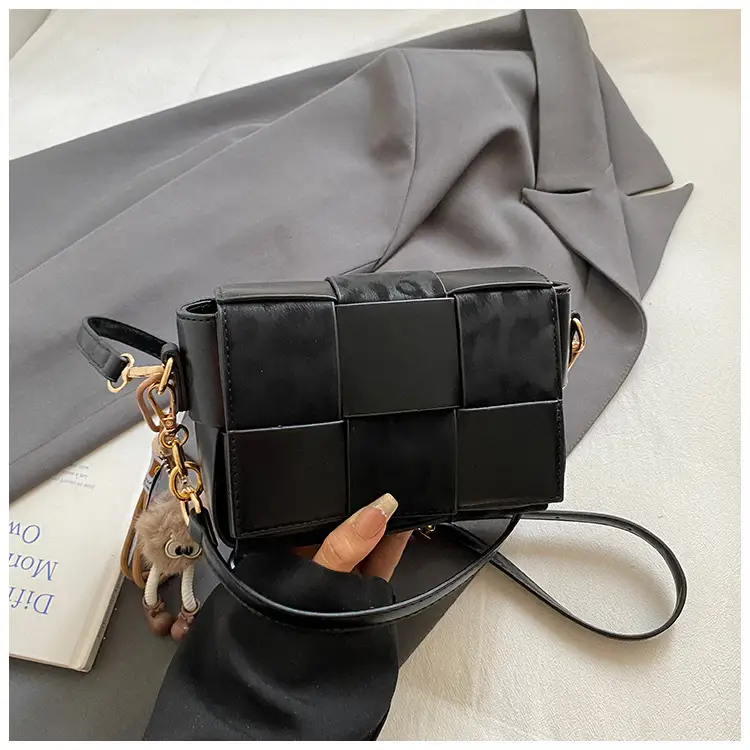 Korean Version Niche Color-Blocking Woven Small Square Bag 2025 New - Image 4