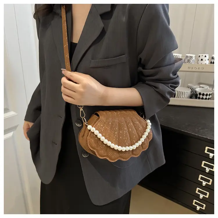 Pink Pearl Scallop Crossbody Bag for Women — feature 9