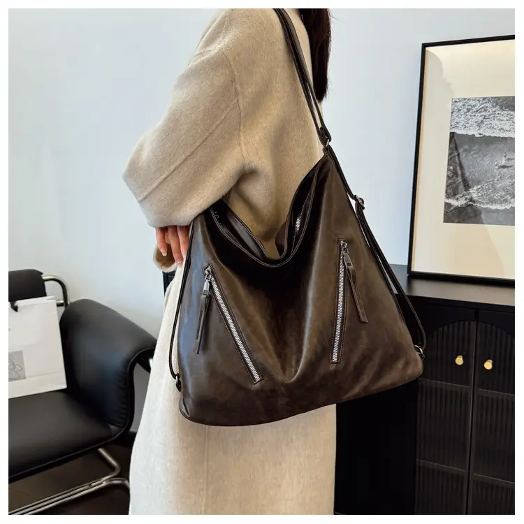 Black Leather Crossbody Bag for Women, Large Capacity, Retro Design — feature 12