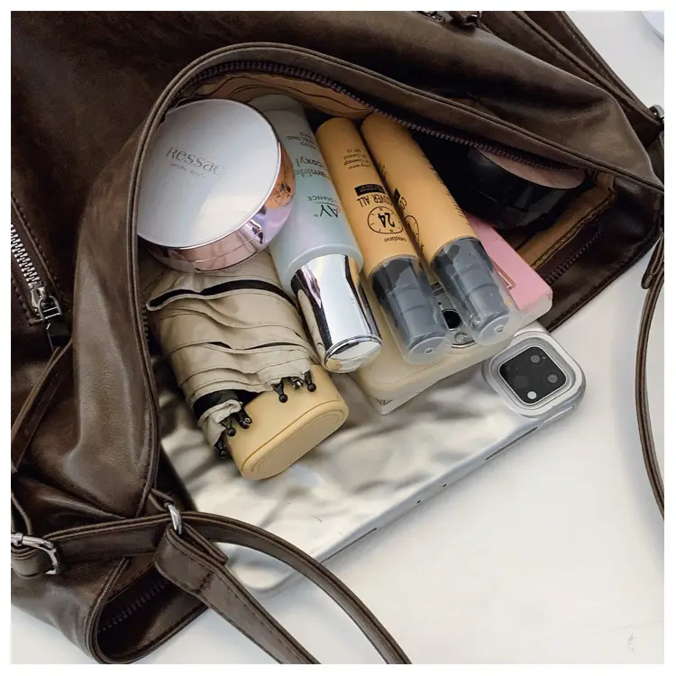 Black Leather Crossbody Bag for Women, Large Capacity, Retro Design — feature 20