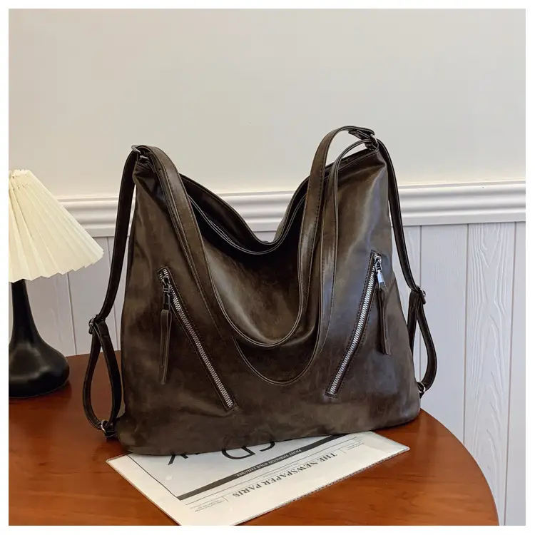 Black Leather Crossbody Bag for Women, Large Capacity, Retro Design — feature 26