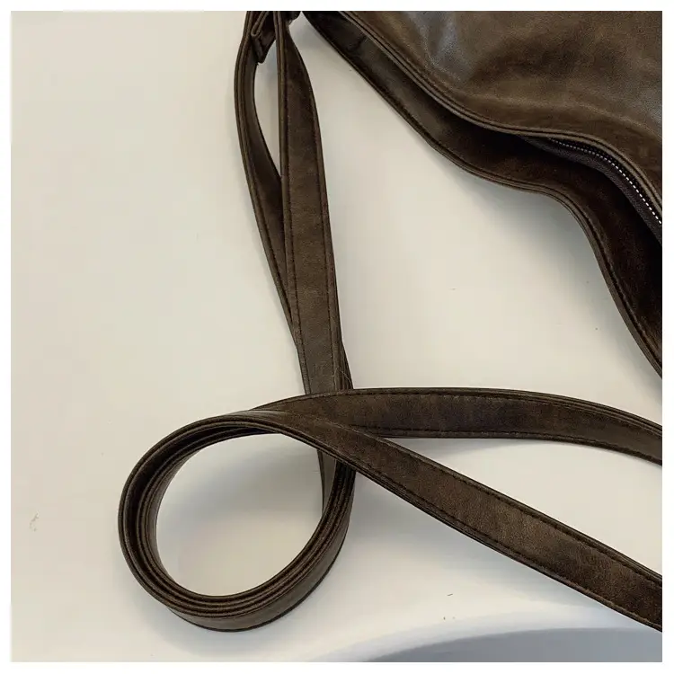 Black Leather Crossbody Bag for Women, Large Capacity, Retro Design — feature 30