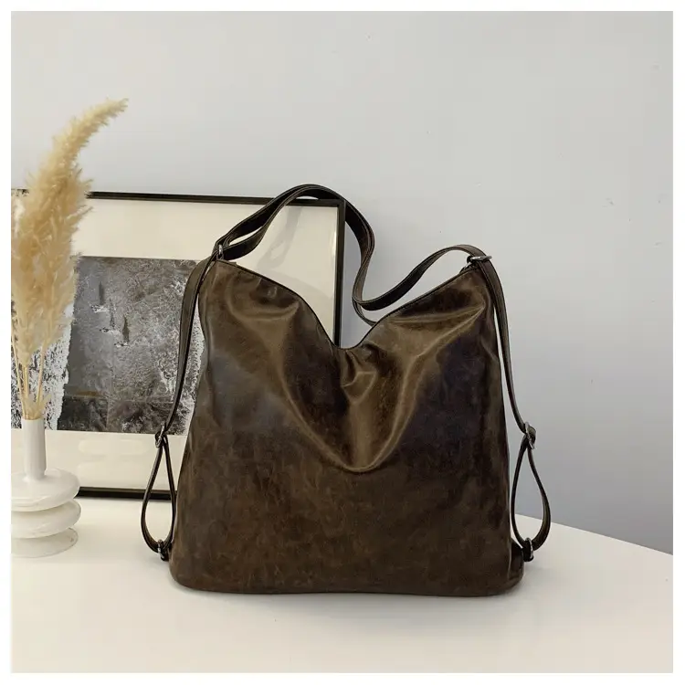 Black Leather Crossbody Bag for Women, Large Capacity, Retro Design — feature 31