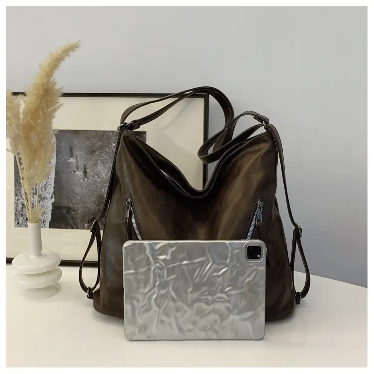 Black Leather Crossbody Bag for Women, Large Capacity, Retro Design — feature 33