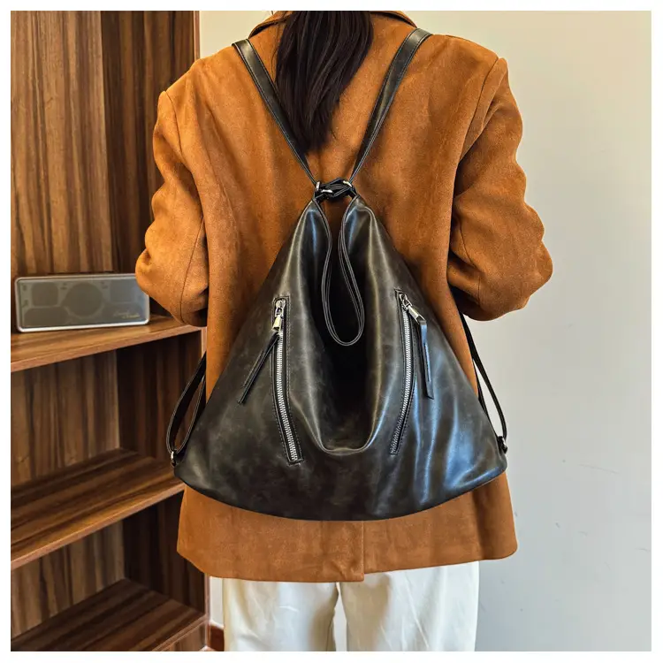Black Leather Crossbody Bag for Women, Large Capacity, Retro Design — feature 8
