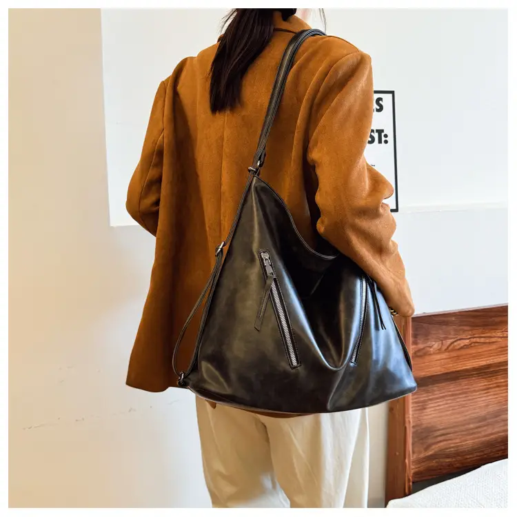 Black Leather Crossbody Bag for Women, Large Capacity, Retro Design — feature 9