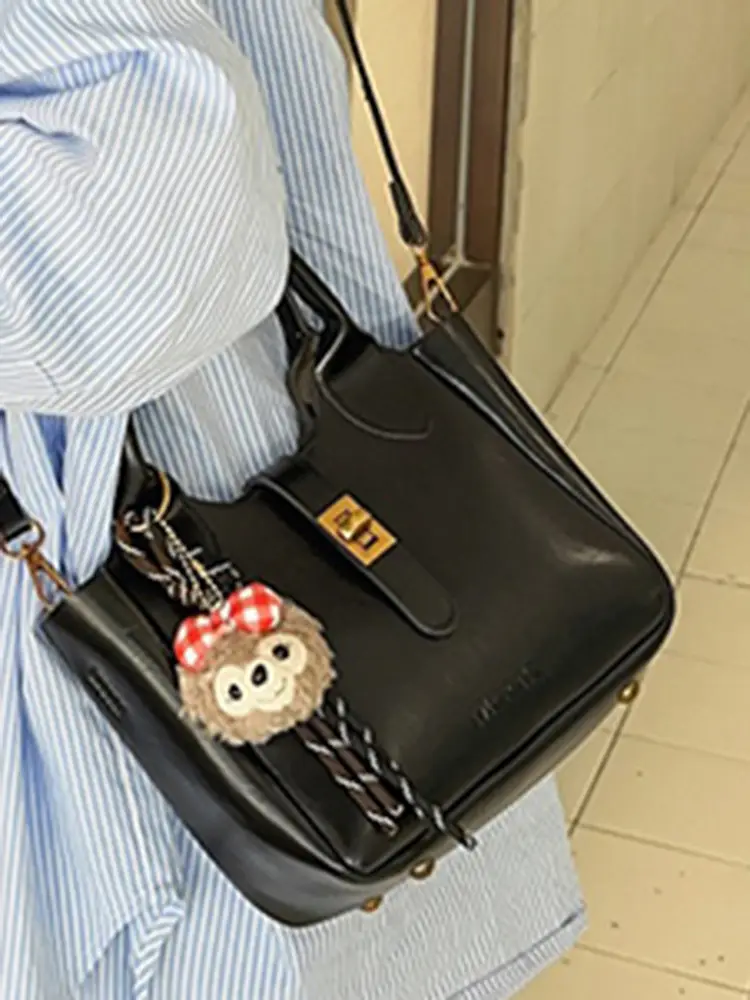 Women Pebbled Shoulder Crossbody Bag with Cute Charm - Image 9