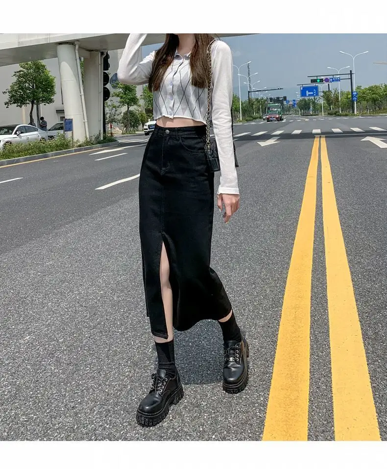 Front Slit Dark Blue Hip-Hugging Denim Skirt 2025 — feature 12