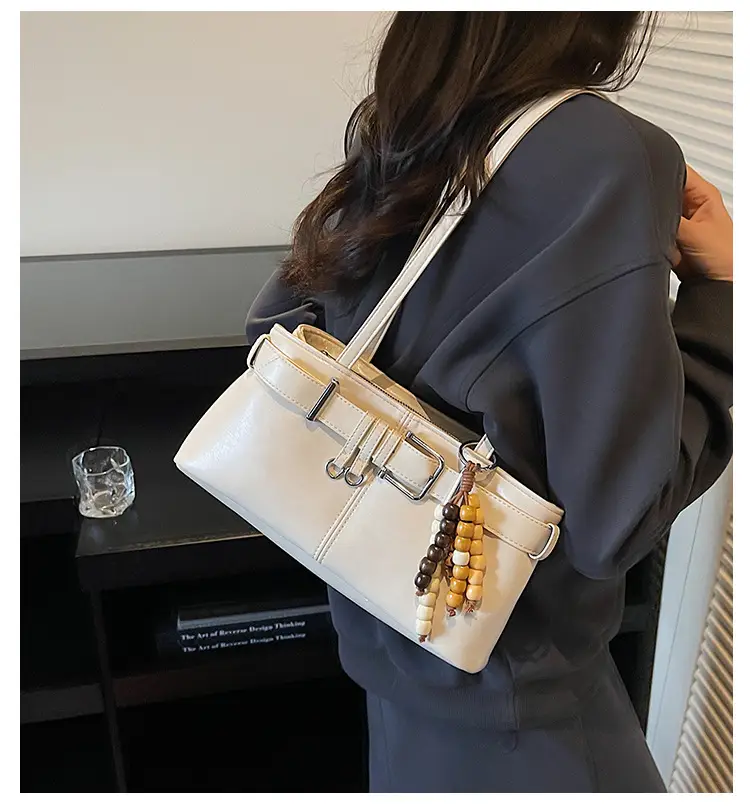 Retro Belt Buckle Handbag for Women 2025 — feature 2