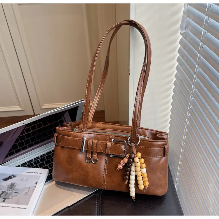 Retro Belt Buckle Handbag for Women 2025 — feature 27