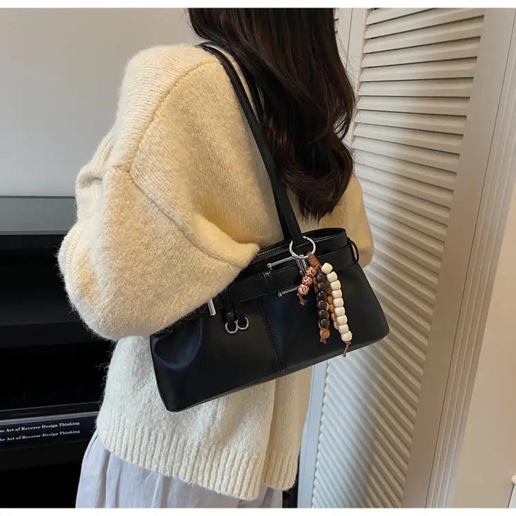 Retro Belt Buckle Handbag for Women 2025 — feature 31