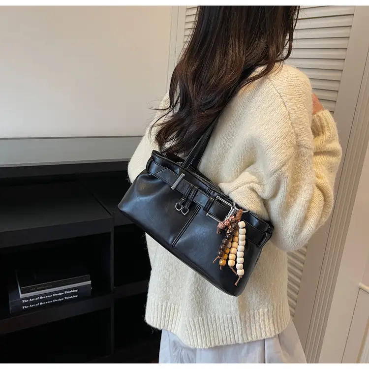 Retro Belt Buckle Handbag for Women 2025 — feature 32