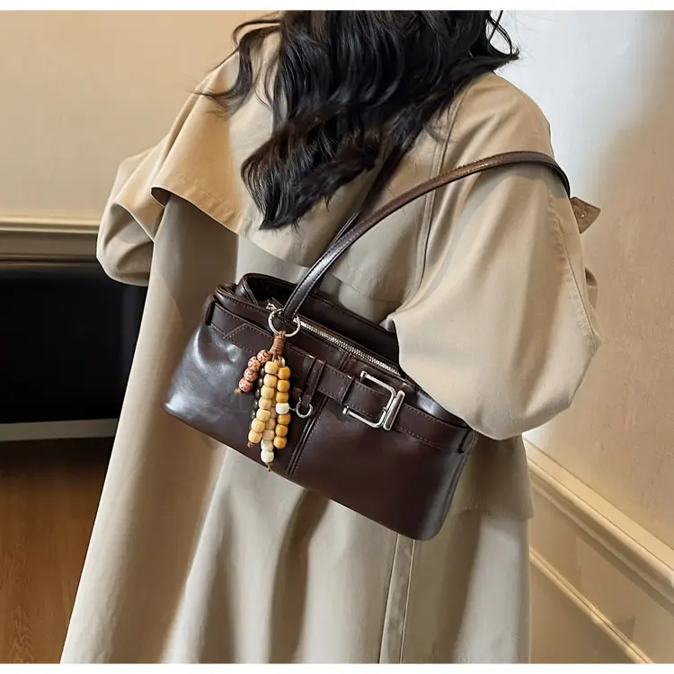 Retro Belt Buckle Handbag for Women 2025 — feature 41