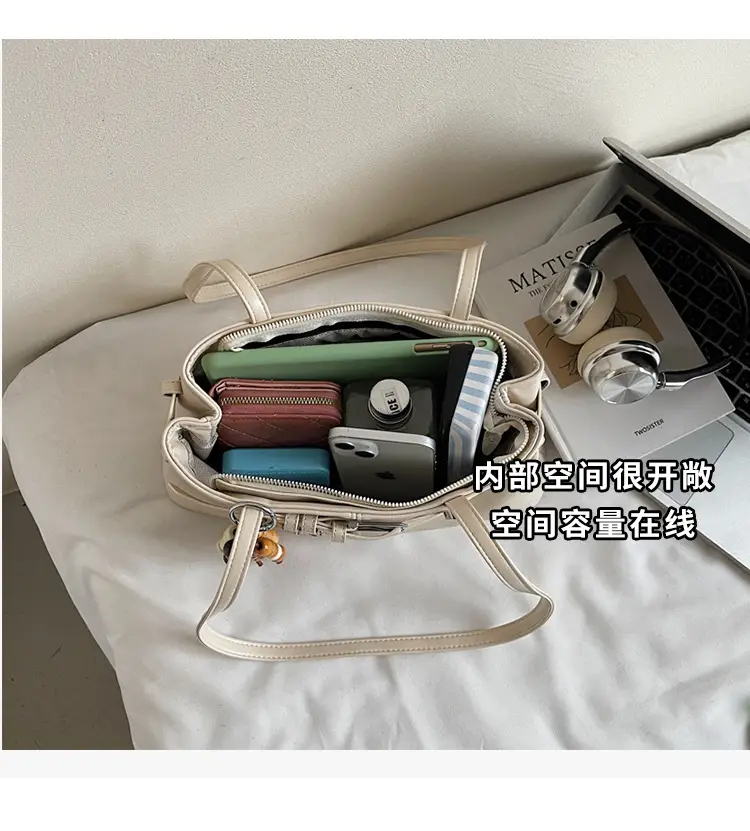 Retro Belt Buckle Handbag for Women 2025 — feature 9