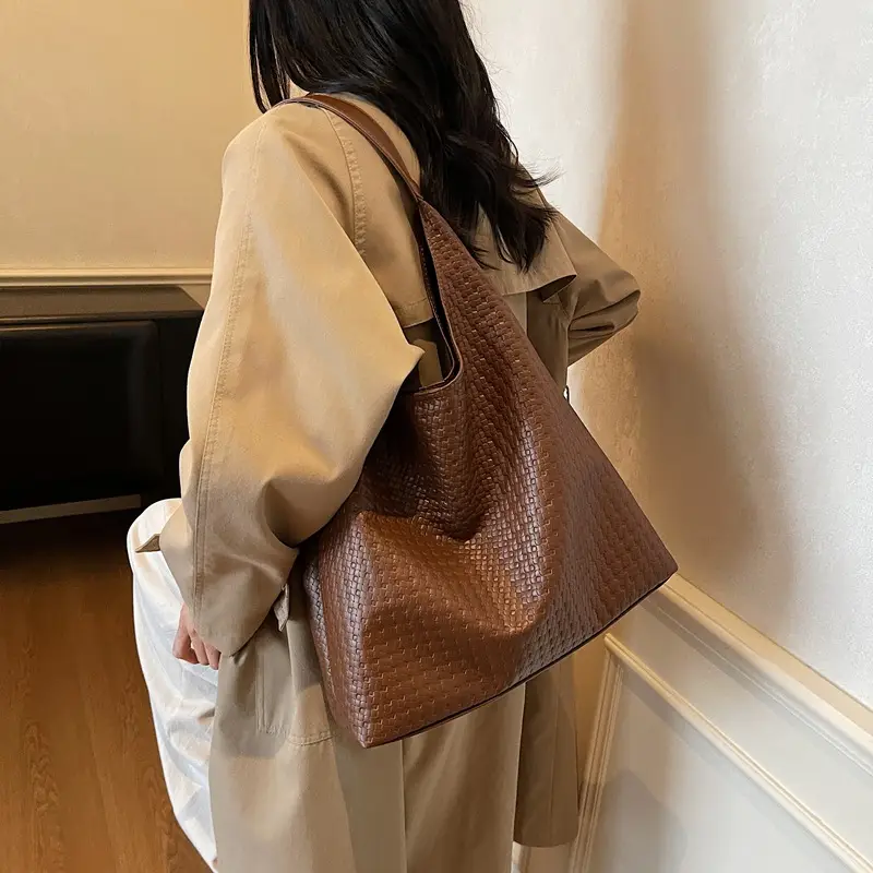 Retro Woven Tote Bag Large Capacity Brown Leather - Image 5