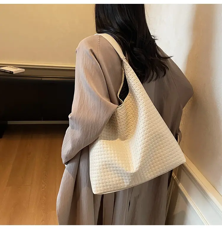 Retro Woven Tote Bag Large Capacity Brown Leather — feature 25