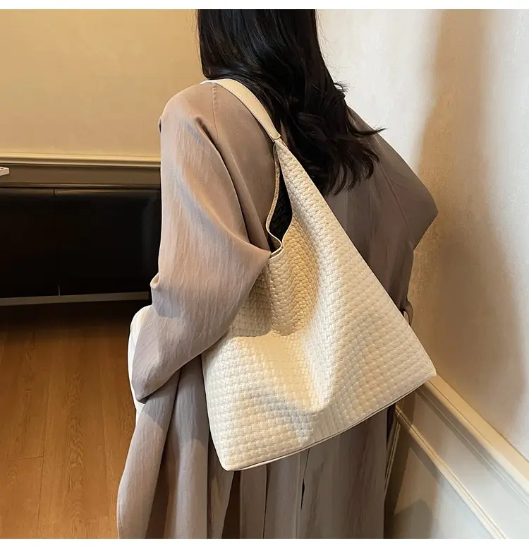Retro Woven Tote Bag Large Capacity Brown Leather — feature 26