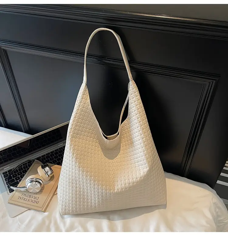 Retro Woven Tote Bag Large Capacity Brown Leather — feature 33