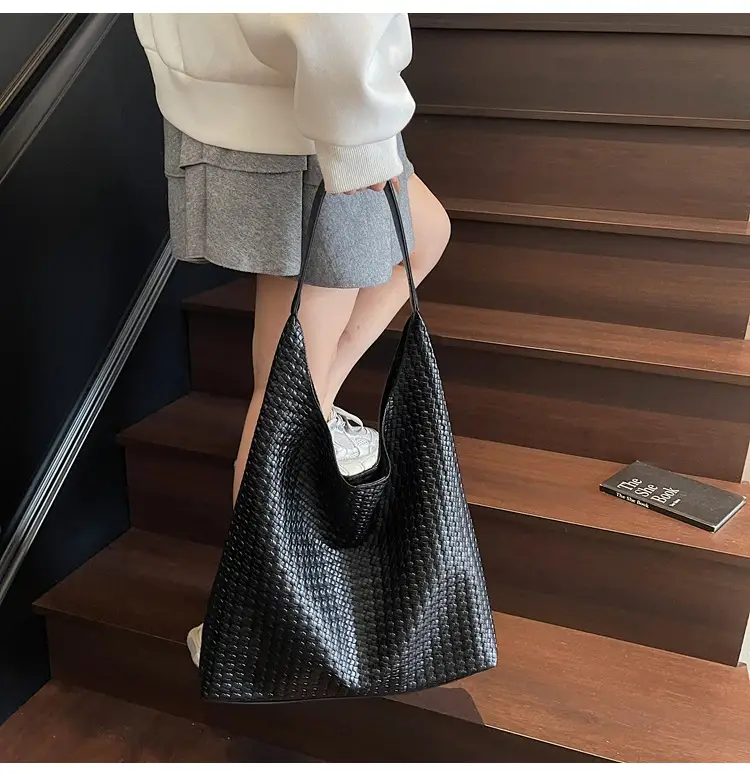 Retro Woven Tote Bag Large Capacity Brown Leather — feature 35