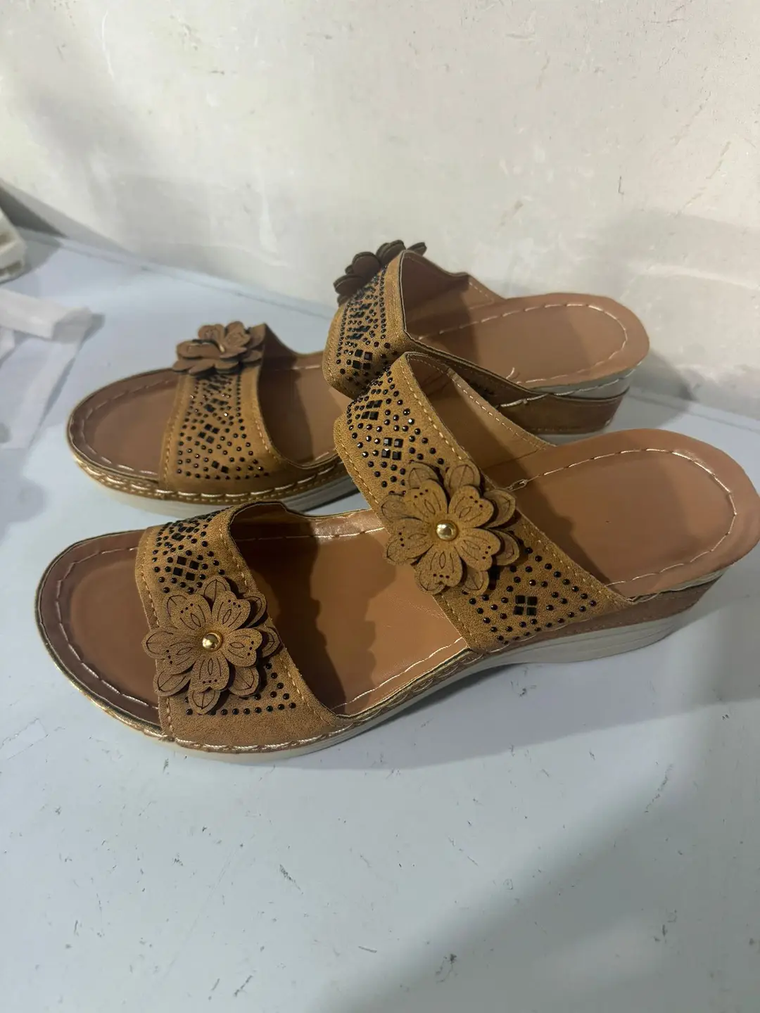 Cross-Border Foreign Trade Large Size Summer New Women's Shoes Wedge Sandals Hollow Flower Women's Shoes High Heel Sandals — feature 2