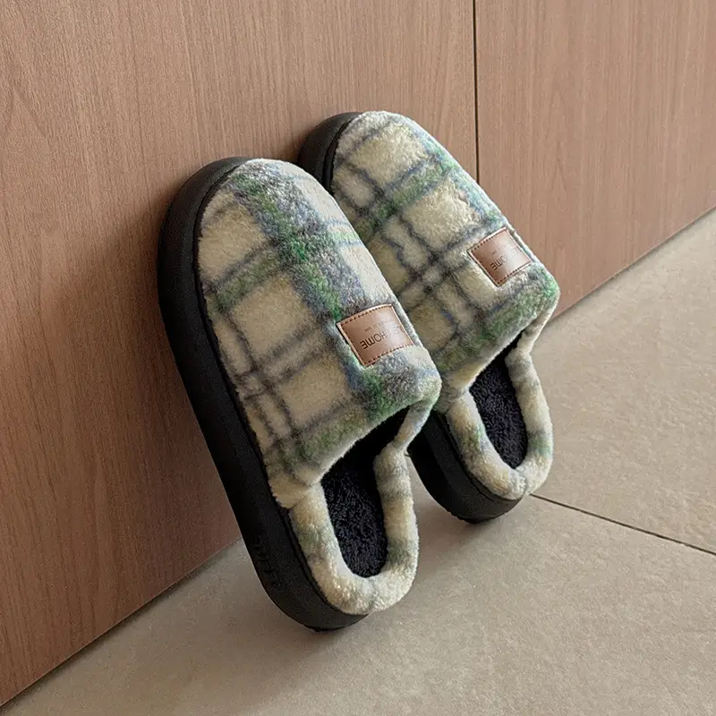 Cotton Slippers for Men and Women Winter 2025 New Indoor Home Thick-Soled Warm Casual Non-Slip Household Wool Slippers - Image 2