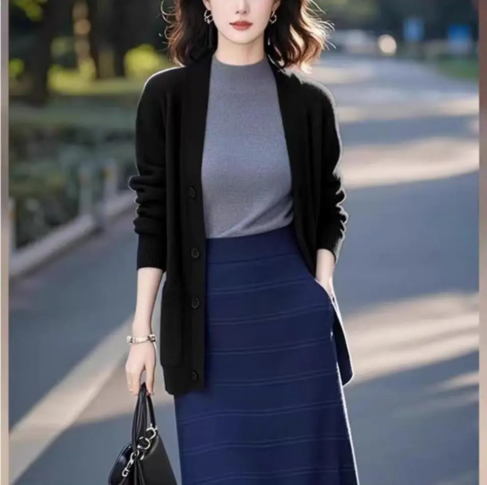 Dark Blue Knitted Cardigan for Women Spring 2026 — feature 5