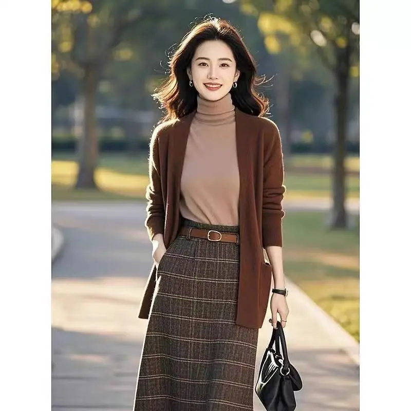 Dark Blue Knitted Cardigan for Women Spring 2026 — feature 4