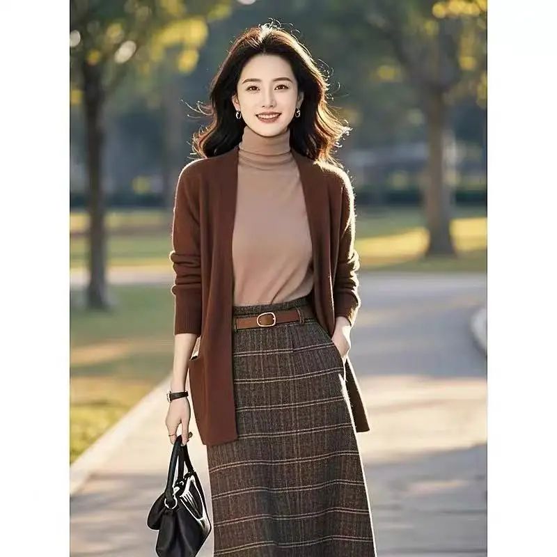 Dark Blue Knitted Cardigan for Women Spring 2026 — feature 6