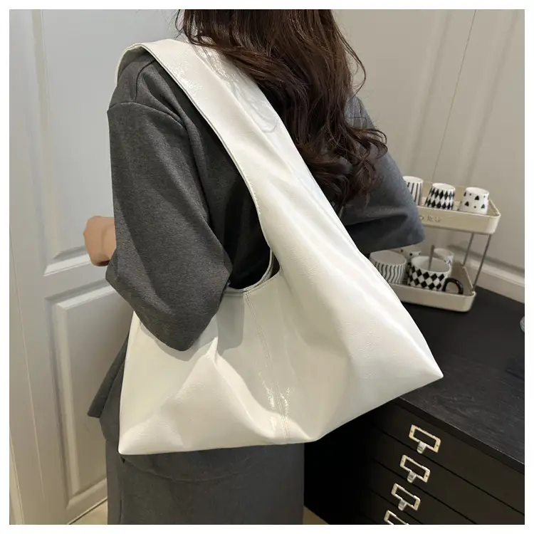 White Crossbody Bag for Women Autumn 2025 — feature 14