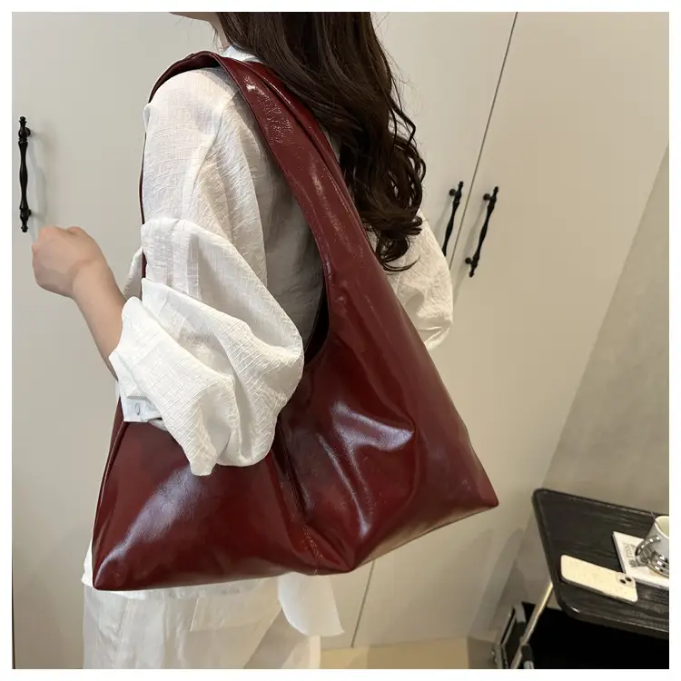 White Crossbody Bag for Women Autumn 2025 — feature 16