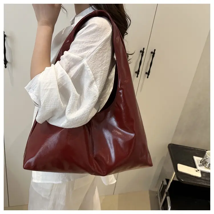 White Crossbody Bag for Women Autumn 2025 — feature 17
