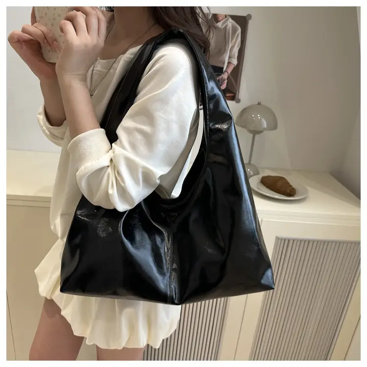 White Crossbody Bag for Women Autumn 2025 — feature 19