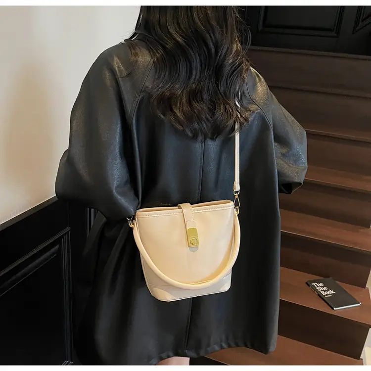 Women's Brown Leather Bucket Bag with Gold Plated Clasp — feature 10
