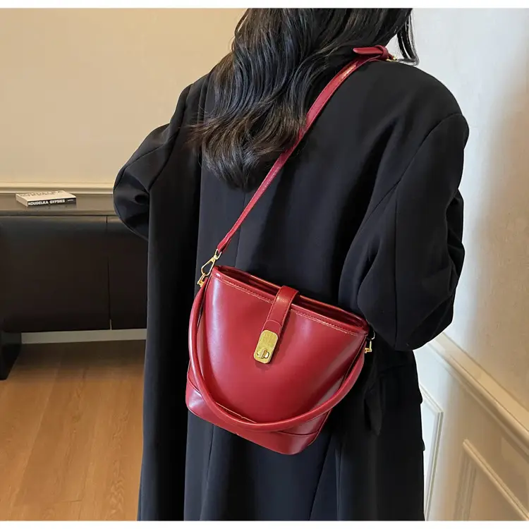 Women's Brown Leather Bucket Bag with Gold Plated Clasp — feature 15