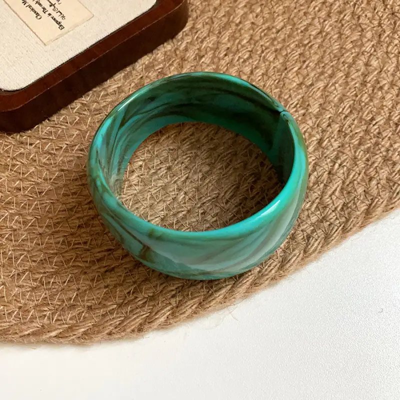 European and American Exaggerated Resin Round Open Bracelet Ring Fashion Elegant Versatile Bracelet Niche High-End Hand Jewelry for Women