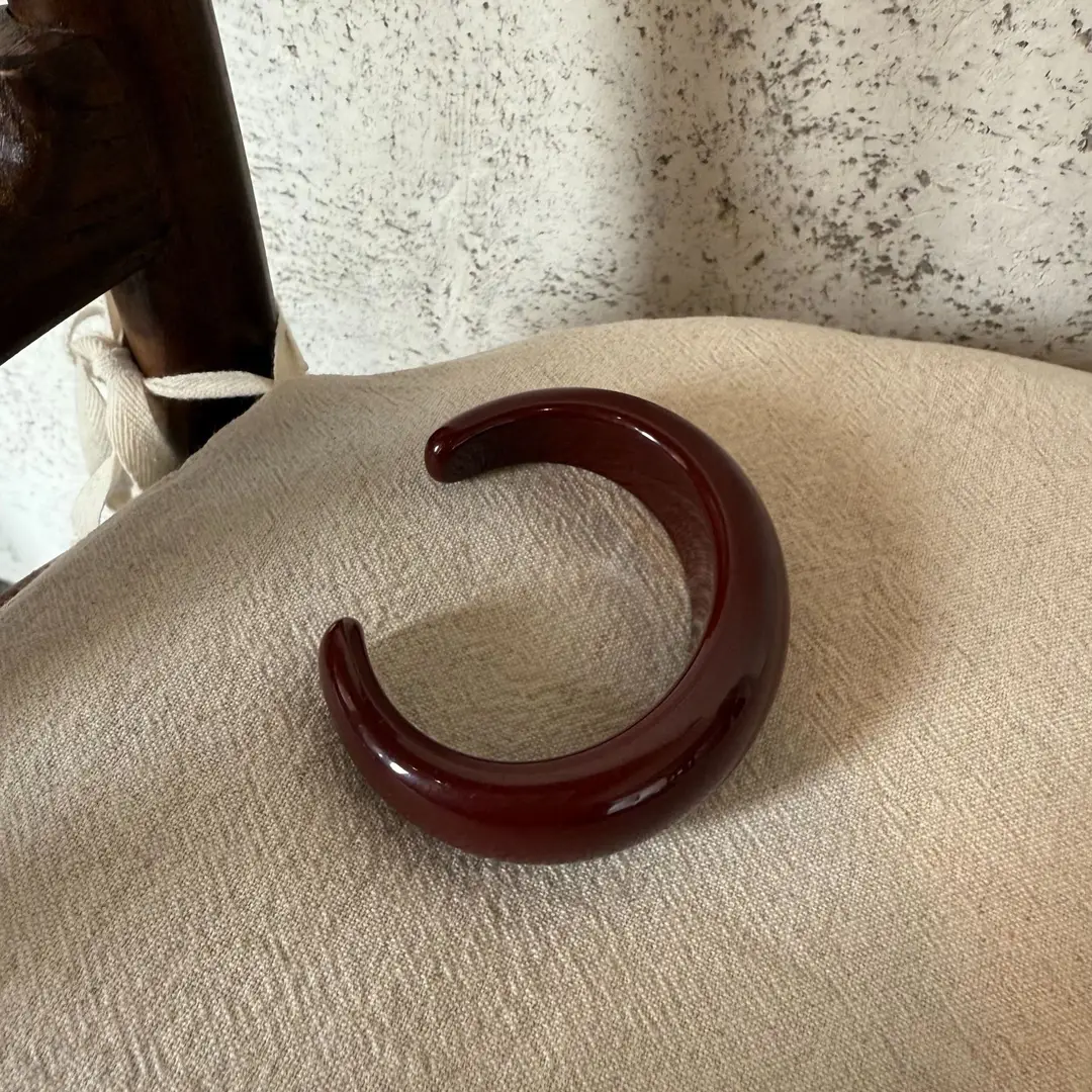 European and American Exaggerated Resin Round Open Bracelet Ring Fashion Elegant Versatile Bracelet Niche High-End Hand Jewelry for Women