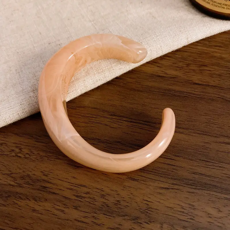 European and American Exaggerated Resin Round Open Bracelet Ring Fashion Elegant Versatile Bracelet Niche High-End Hand Jewelry for Women