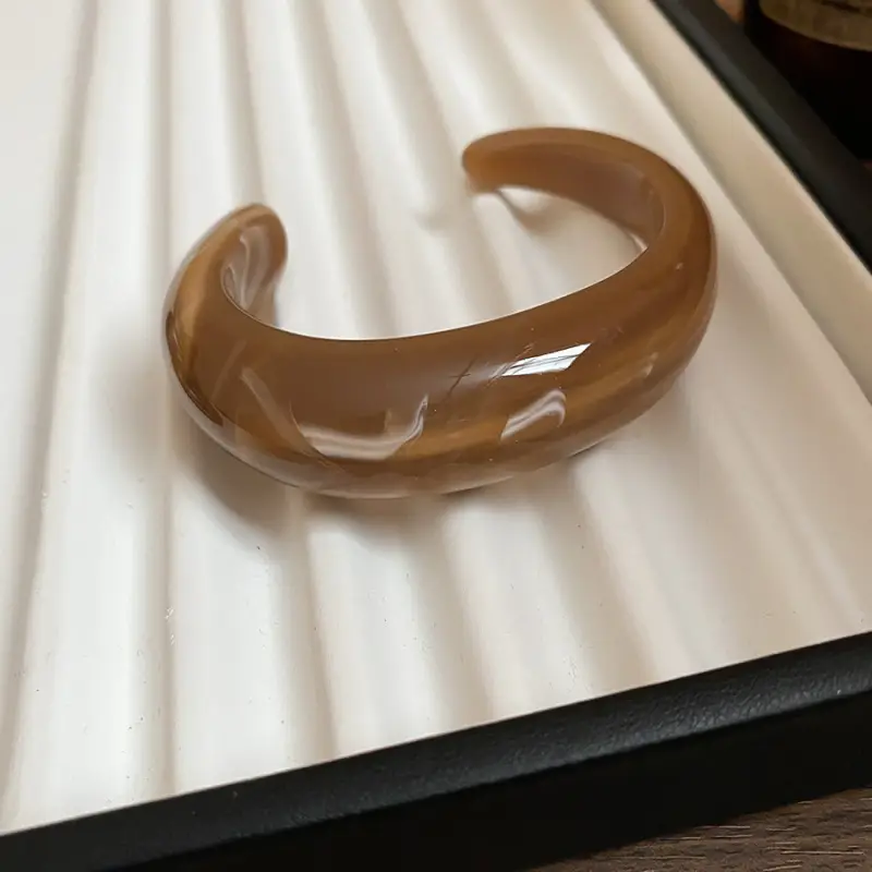 European and American Exaggerated Resin Round Open Bracelet Ring Fashion Elegant Versatile Bracelet Niche High-End Hand Jewelry for Women