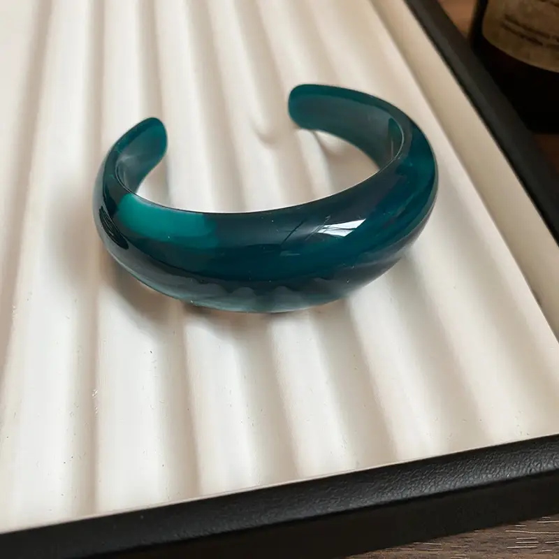 European and American Exaggerated Resin Round Open Bracelet Ring Fashion Elegant Versatile Bracelet Niche High-End Hand Jewelry for Women