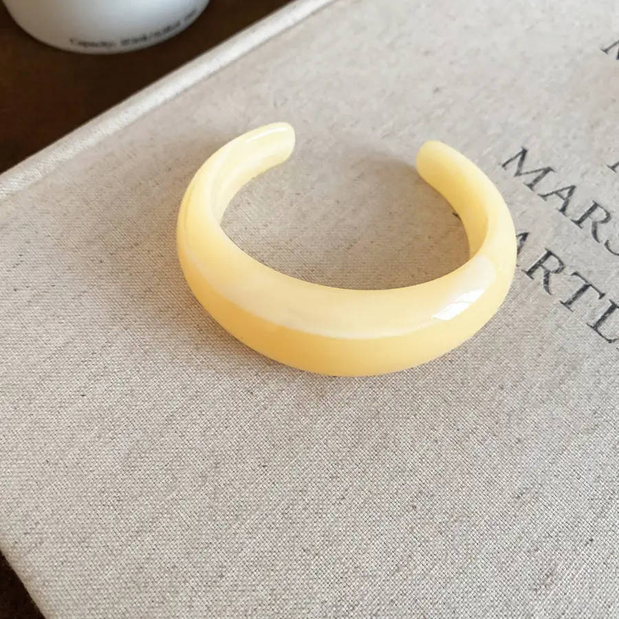 European and American Exaggerated Resin Round Open Bracelet Ring Fashion Elegant Versatile Bracelet Niche High-End Hand Jewelry for Women