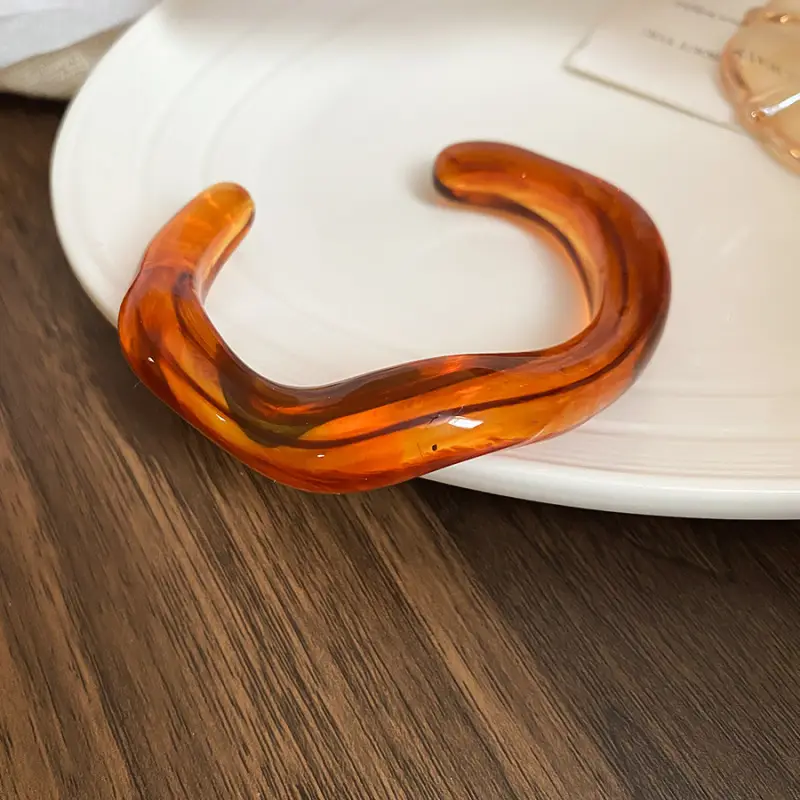 European and American Exaggerated Resin Round Open Bracelet Ring Fashion Elegant Versatile Bracelet Niche High-End Hand Jewelry for Women