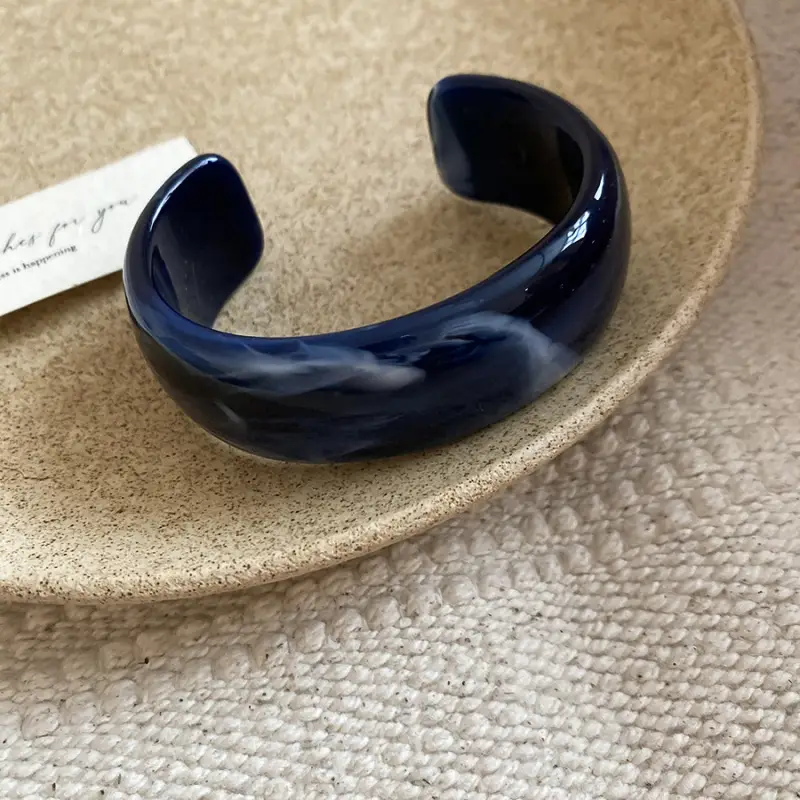 European and American Exaggerated Resin Round Open Bracelet Ring Fashion Elegant Versatile Bracelet Niche High-End Hand Jewelry for Women