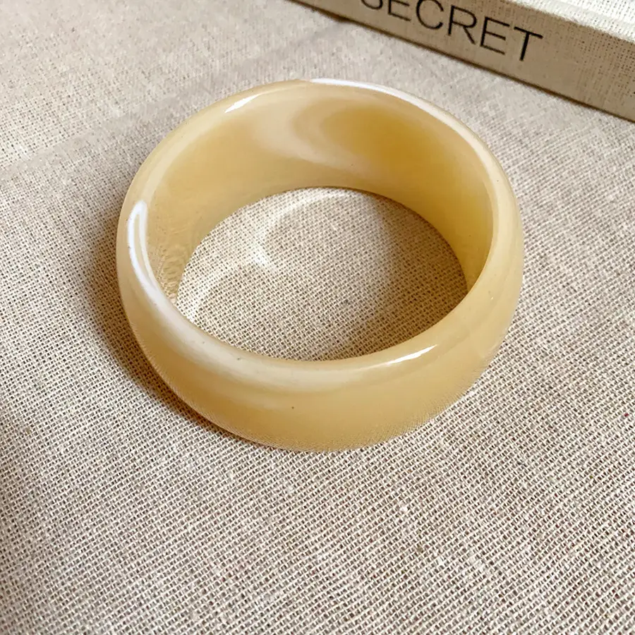 European and American Exaggerated Resin Round Open Bracelet Ring Fashion Elegant Versatile Bracelet Niche High-End Hand Jewelry for Women