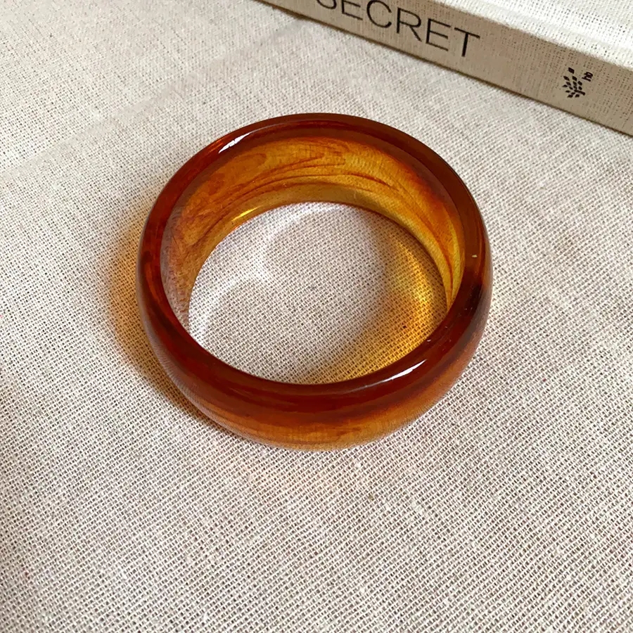 European and American Exaggerated Resin Round Open Bracelet Ring Fashion Elegant Versatile Bracelet Niche High-End Hand Jewelry for Women