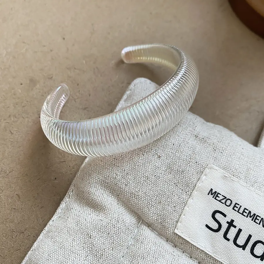 European and American Exaggerated Resin Round Open Bracelet Ring Fashion Elegant Versatile Bracelet Niche High-End Hand Jewelry for Women