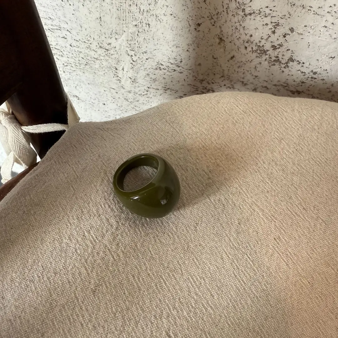 European and American Exaggerated Resin Round Open Bracelet Ring Fashion Elegant Versatile Bracelet Niche High-End Hand Jewelry for Women
